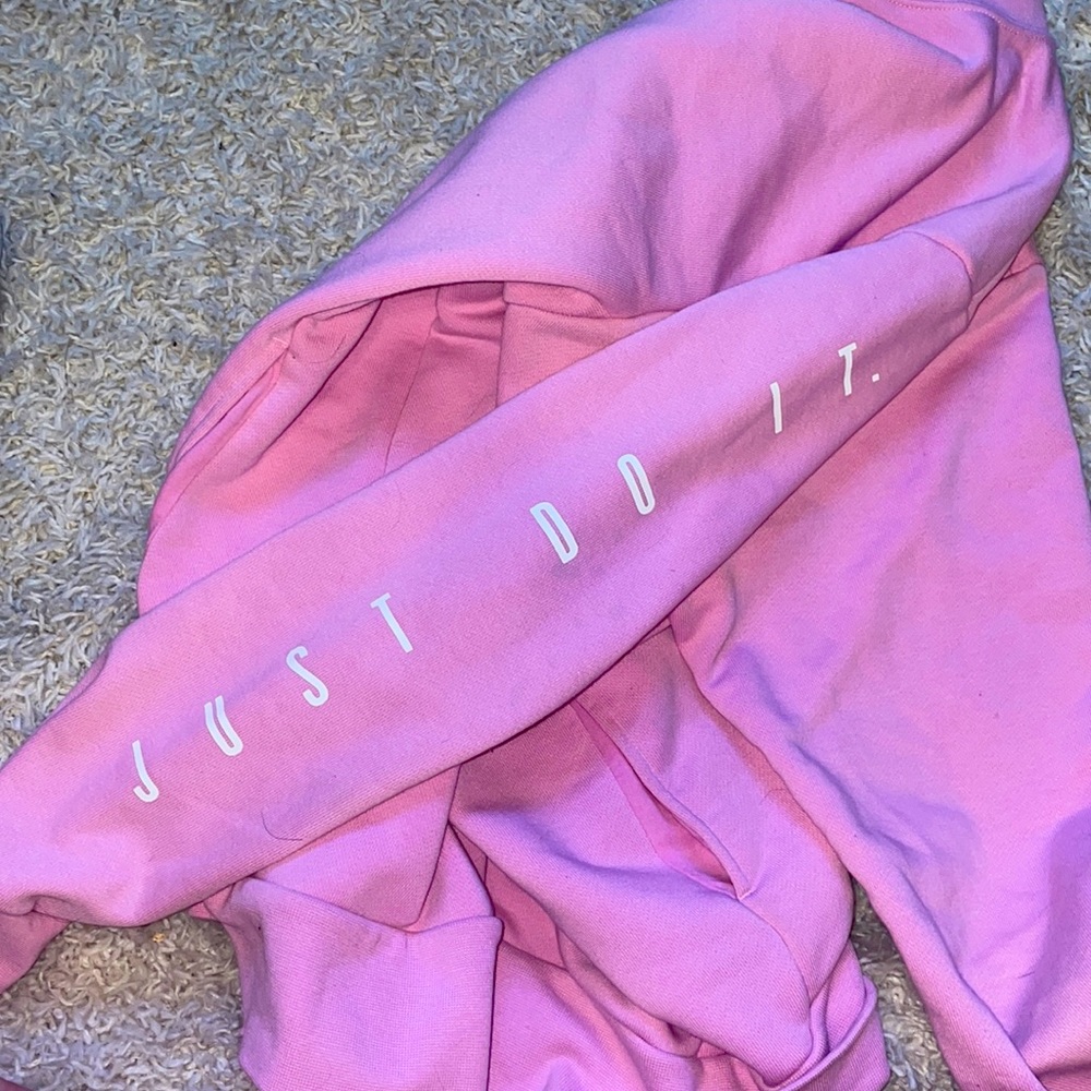 PINK NIKE CREWNECK:)